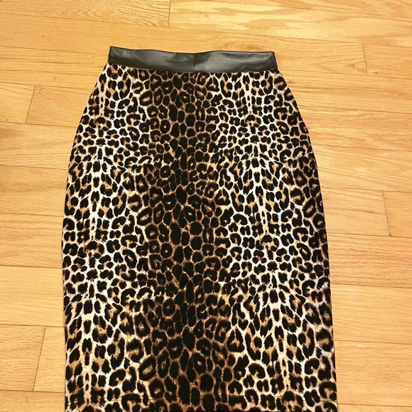 Top Ten USA Leopard Print Pencil Skirt - Picture 4 of 10